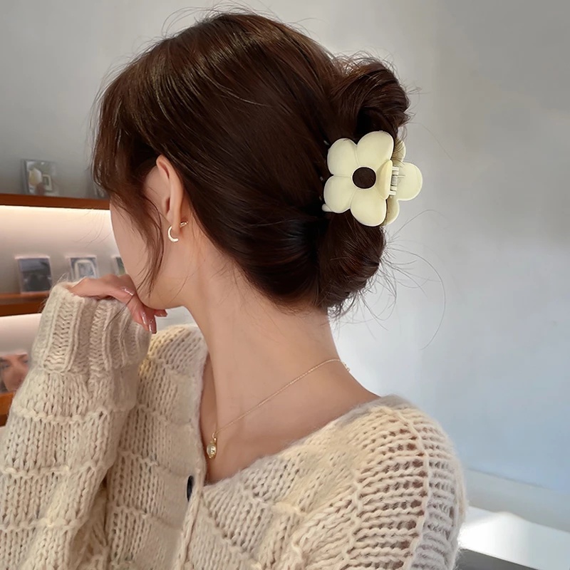 Kẹp Tóc Móng Vuốt Hình Bông Hoa Rỗng 6 Màu Thời Trang Cho Nữ