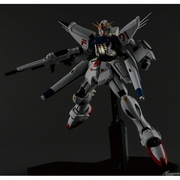 Mô Hình Lắp Ráp Gundam MG F91 ver 2.0 (tặng kèm base)