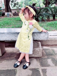 Áo dài cách tân cho bé gái