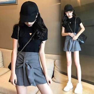 The small man shows the slim suit, the age-reducing foreign style summer dress 2021, the new Korean version of temperament, online celebrity fashion, two-piece trouser skirt