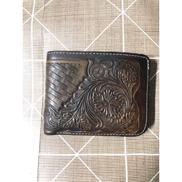 Ví da bò khắc - Vòng Tay LV