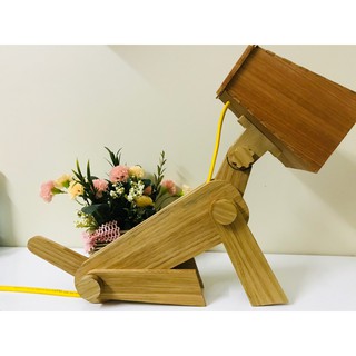 Đèn học để bàn hình chú chó bằng gỗ