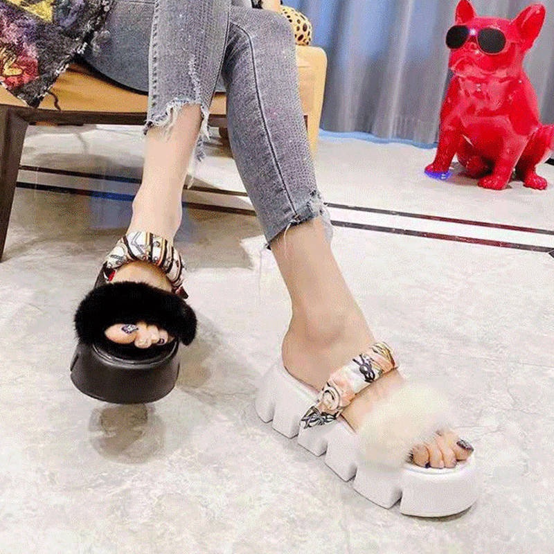 Dép Da Mềm Quai Ngang Đính Lông Thỏ Thời Trang