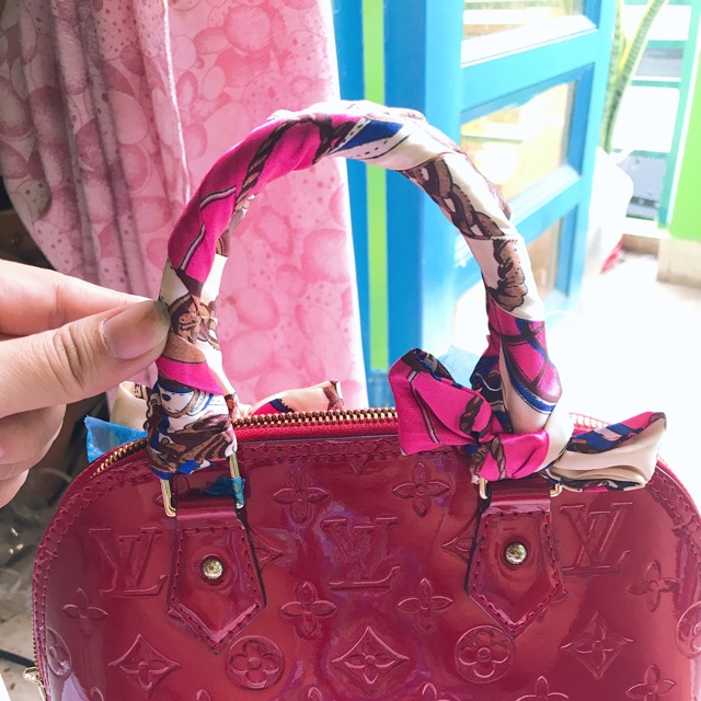 Thanh lý túi xách hến đỏ size 25