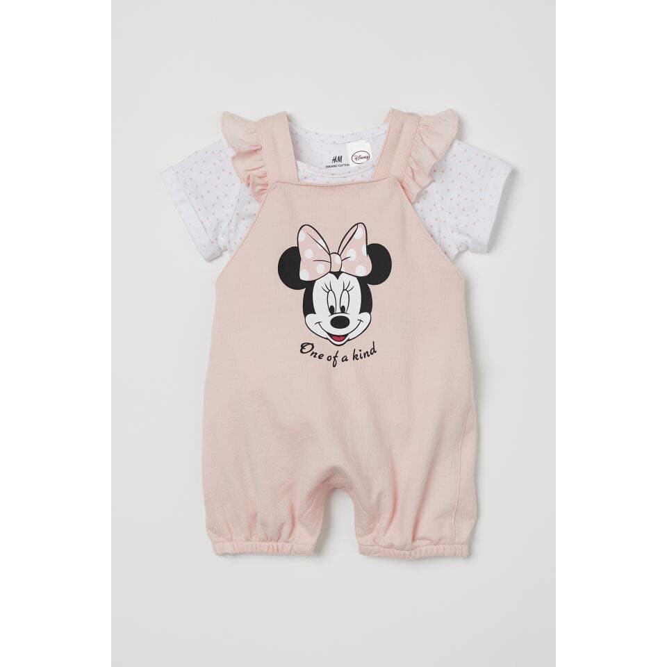 Set yếm Mickey hồng cho bé gái