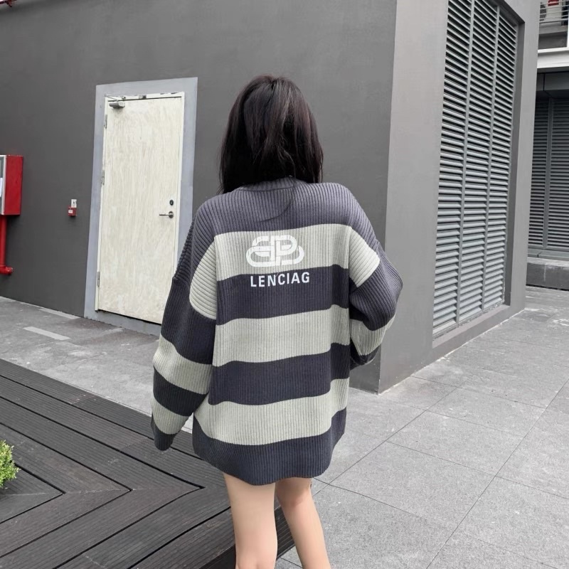 ÁO LEN KẺ NGANG 2 MAU IN LOGO SAU LUNG DÀNH CHO NỮ