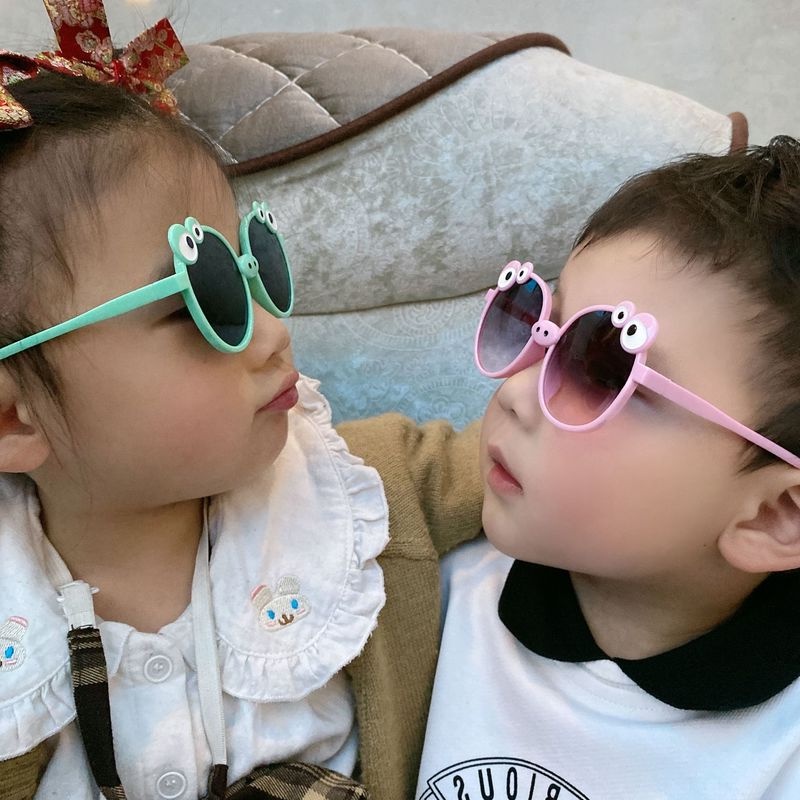 Kính Mát Chống Tia UV Họa Tiết Hoạt Hình Dễ Thương Cho Bé