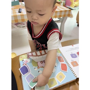 Học liệu Montessori, Sách bóc dán, busybook Pinwheel 5 cấp độ, nhiều chủ đề giúp bé thông minh sáng tạo