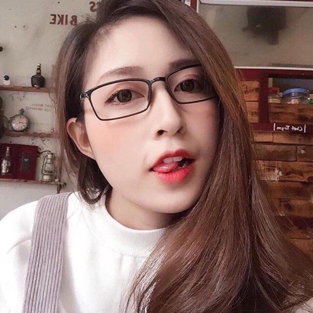 Kính gọng dẻo hot hit về ạ Đeo dô mũi cao gương mặt thon lắm ạ 😝😝 | BigBuy360 - bigbuy360.vn