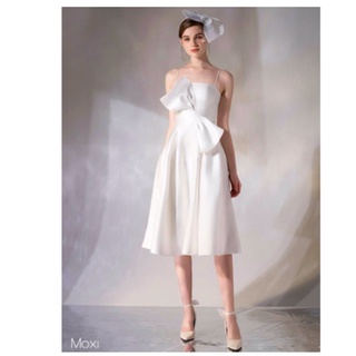 Đầm trắng hai dây xoè phi lụa sang trọng dự tiệc dạ hội