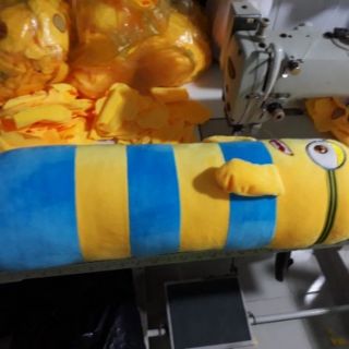 Gấu bông ôm hình minion (ảnh tự chụp) size 65cm