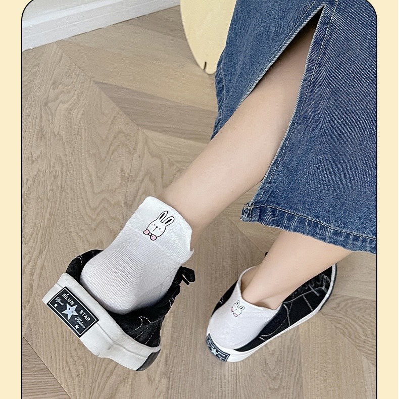 Tất cổ thấp trắng họa tiết hình thú đơn giản phong cách Hàn quốc - T13