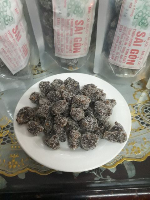 Me đường xí muội muối ớt Sài Gòn