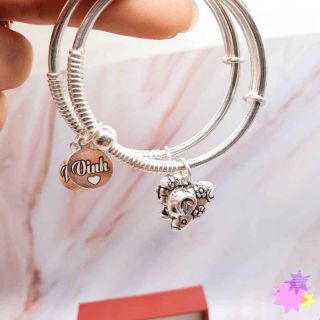 Vòng bạc cho bé treo bảng tên và con giáp theo tuổi
