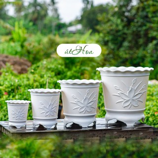 Chậu Ba Chân trồng cây cảnh