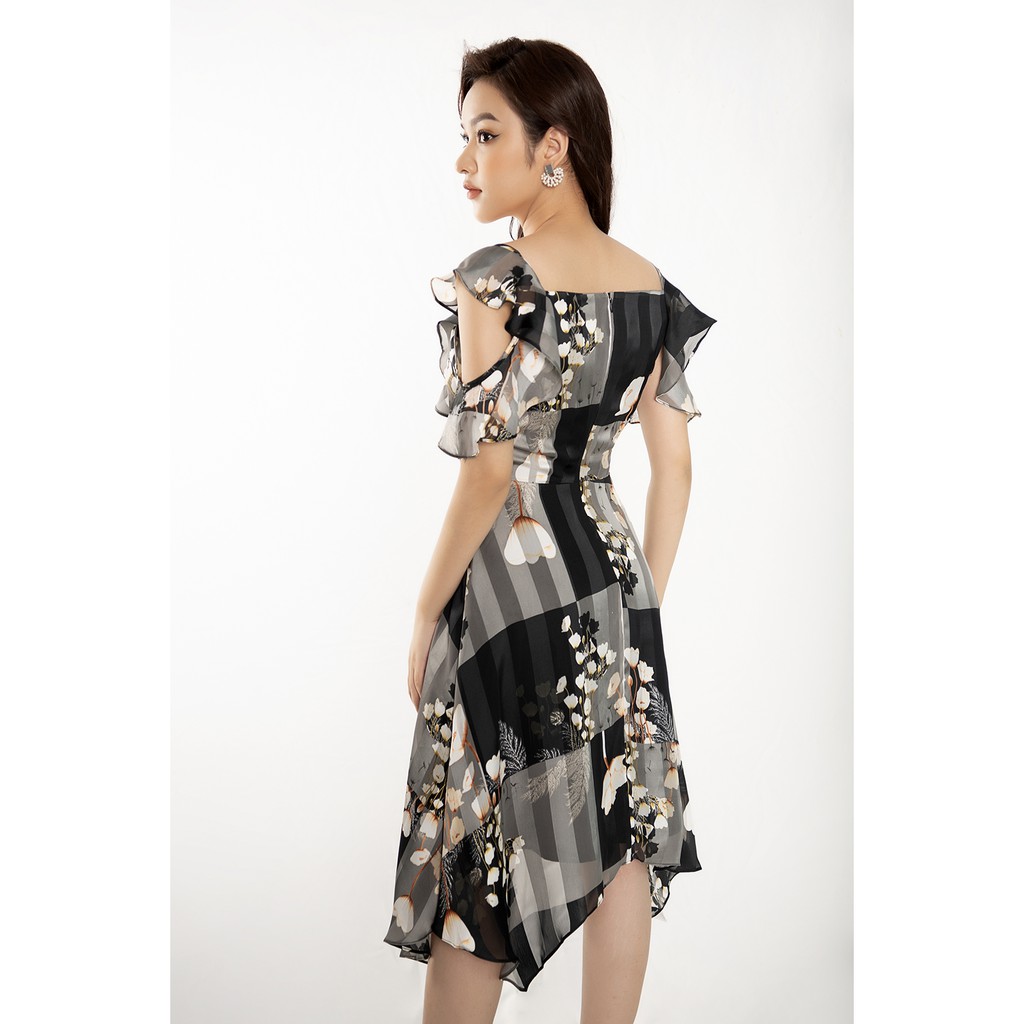 [Mã MABR07062 giảm 8% tối đa 50K đơn từ 249K] Đầm xòe nữ kiểu tà xéo GUMAC DB4207 | BigBuy360 - bigbuy360.vn