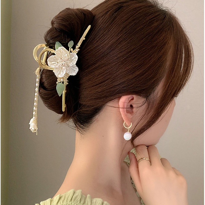 Kẹp Tóc Hoa Trà Lớn Tua Rua Sớm