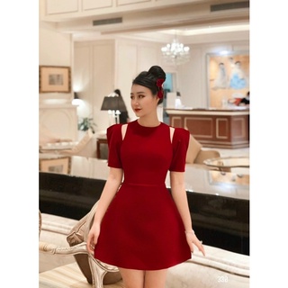 ĐẦM NHUNG KHOÉT VAI