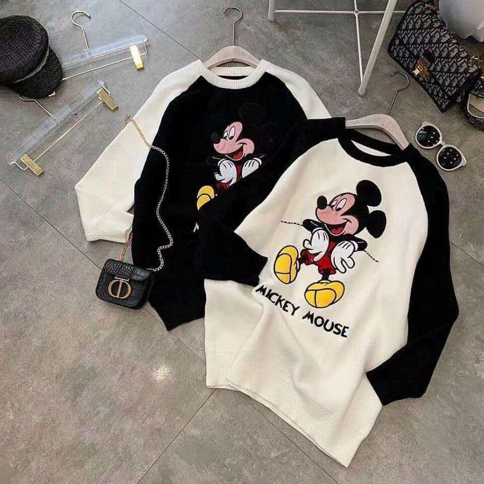 Áo len form rộng Mickey