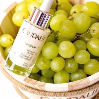 Set serum dưỡng trắng da Caudalie tặng kem chống nắng