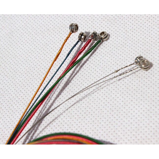 Bộ 6 dây đàn guitar màu cầu vồng thiết kế độc đáo