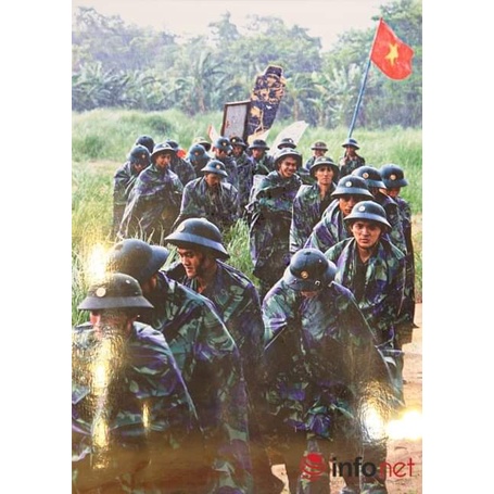 Tấm mưa nilon , tấm bạt trải đi phượt dã ngoại in loang loại mới mẫu 2020 kích thước 2m2*1m6