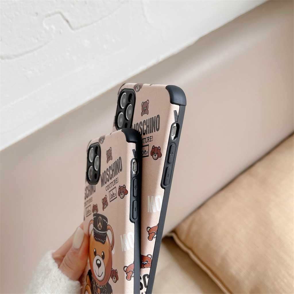 Ốp điện thoại Hình Gấu Moschino Bear Cho dòng Iphone13 12 Mini 11 Pro Max 6 / 6s 7 / 8plus Se2 X / Xs Xr Xsmax # Hg3691
