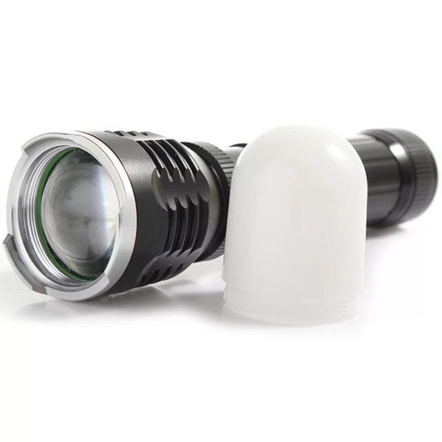 Đèn pin siêu sáng Cree HY901 có 2 chế độ đèn- Đèn pin tích điện đế có nam châm nên có thể gắn vào mọi địa hình có sắt