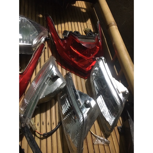 Đèn hậu xe novo lx