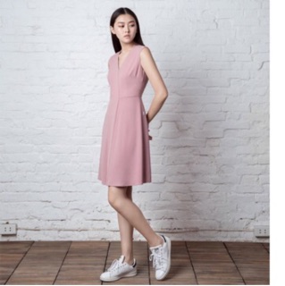Đầm thiết kế chữ A