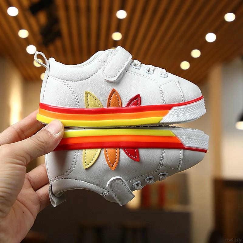 Giày sneaker đế mềm chống trượt phong cách Hàn Quốc cho bé tập đi