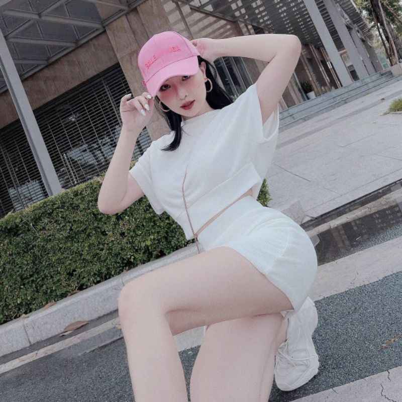 Set Áo Crop Tay Rơi Kèm Chân Váy Body Basic