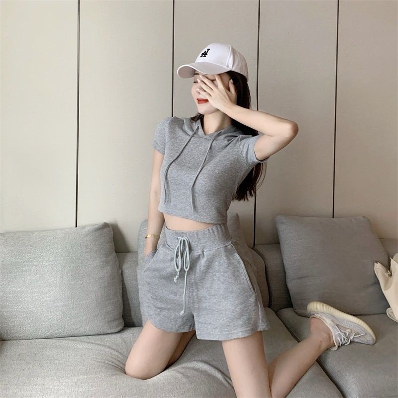 [Order] Set đồ bộ nữ gồm áo thun hoodie dáng ngắn + quần short Quảng Châu có size