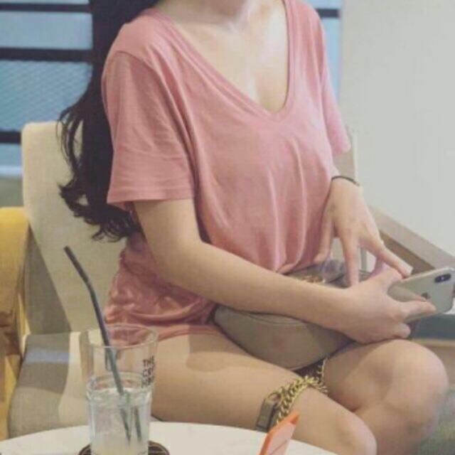 Áo thun giấy basic cổ tim