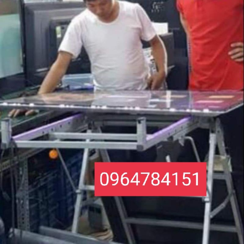 Giá đỡ dùng để sửa chữa tivi