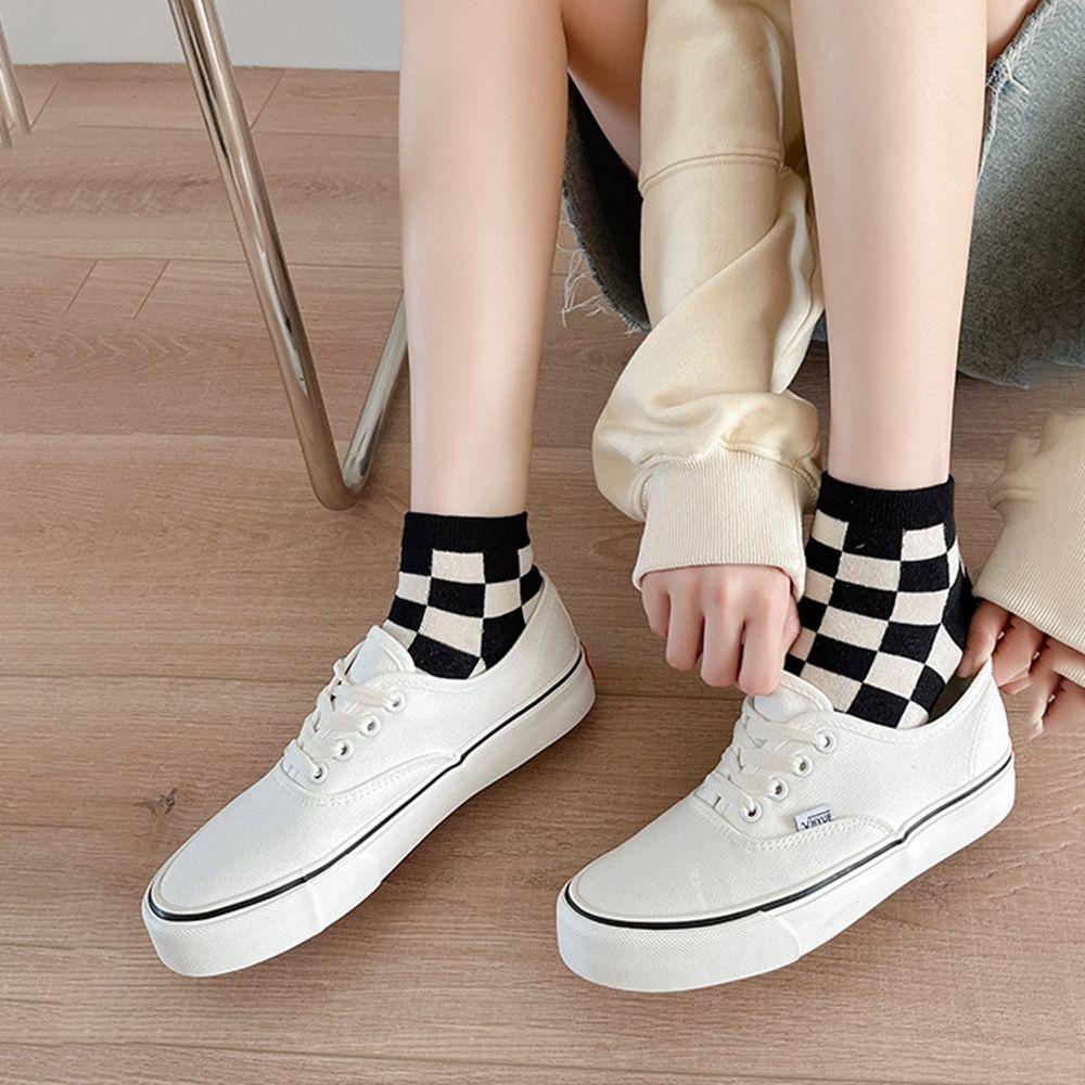 Vớ Thuyền Họa Tiết Kẻ Sọc Trắng Đen Cá Tính Mùa Hè Cho Nữ VANES1