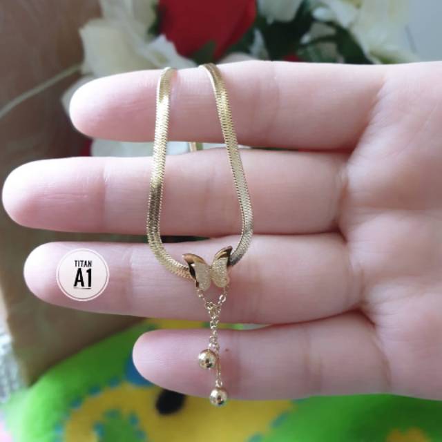 Vòng cổ Xương Rắn Bằng Titan Mạ Vàng Hình Bướm