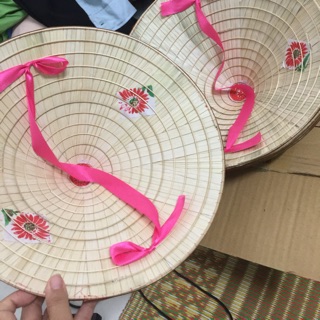 12 nón đường kính 35 cm tặng quai nón giá rẻ