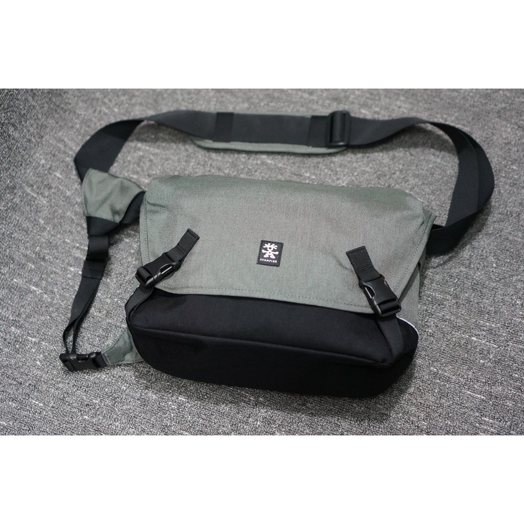 Crumpler Proper Roady 7500 có ngăn iPad