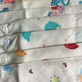 Combo 10 Khăn Yếm Xô Tam Giác Quàng Cổ Cho Bé Có 2 Nấc Bấm Điều Chỉnh Tiện Lợi
