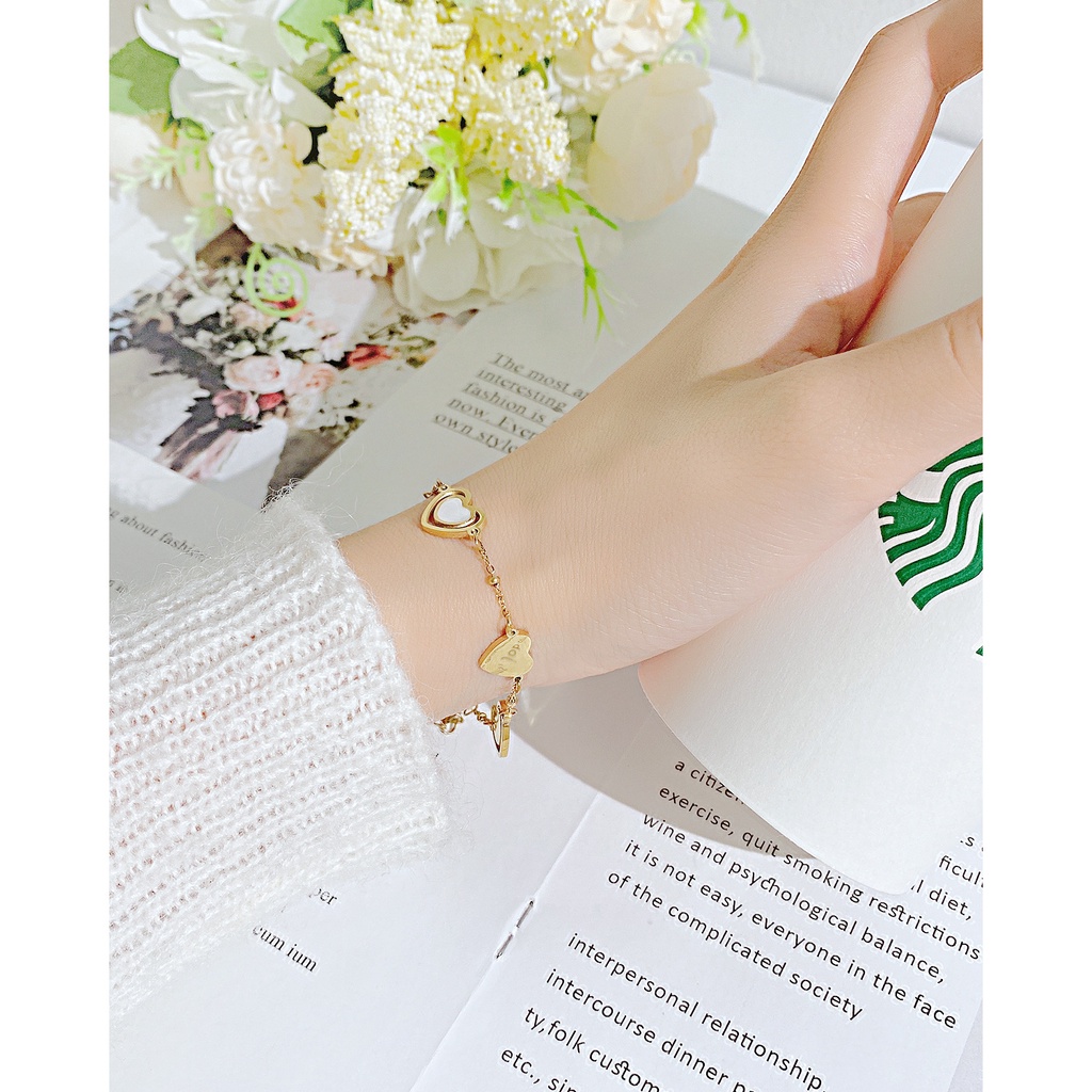 Vòng Đeo Tay Bằng Thép Titan Hình Trái Tim Rỗng Nhẹ Cao Cấp Phong Cách Pháp Thời Trang Cho Nữ Dễ Phối Đồ