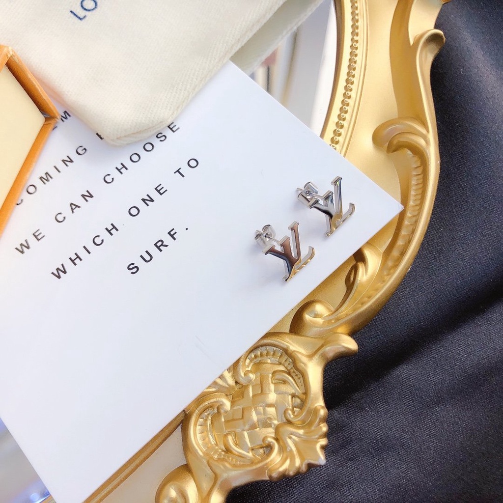 LOUIS VUITTON Khuyên Tai Tròn Bằng Thép Titan In Logo LV Thời Trang