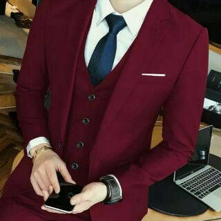 Bộ vest nam màu đỏ đô