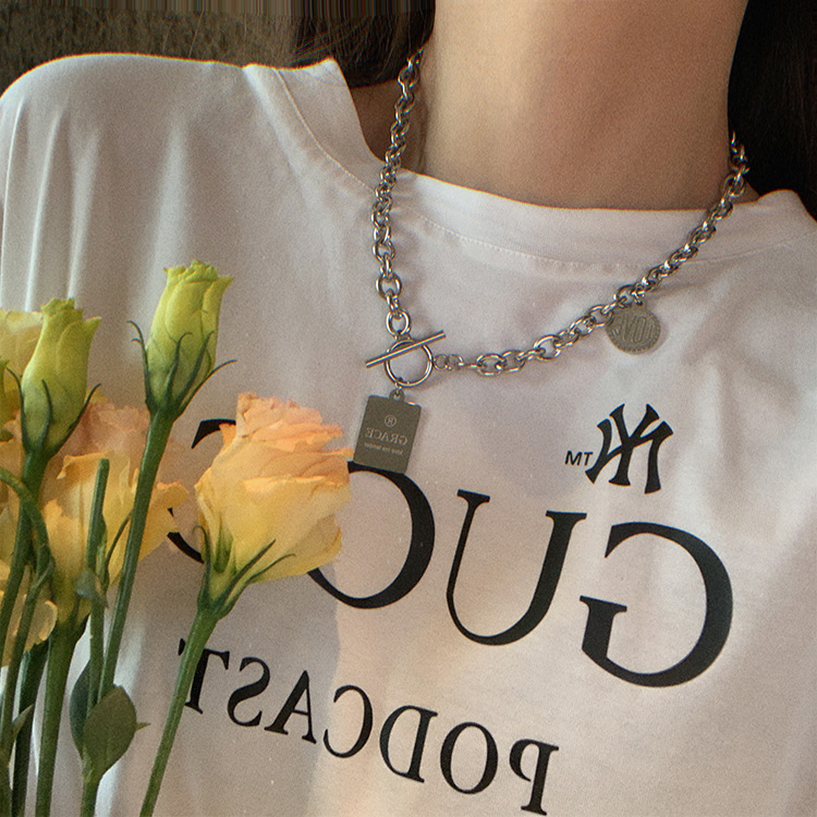 vòng cổ Mặt Chữ Bằng Thép Không Gỉ Phong Cách Hiphop Cá Tính