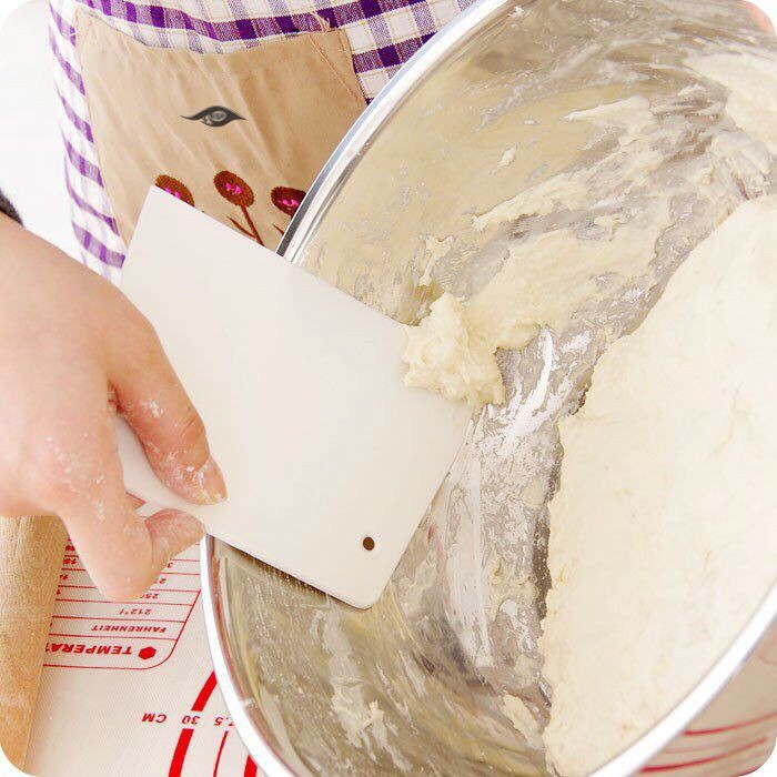 Dụng cụ cắt bột vét bột khi làm bánh tiện ích cho gia đình (CCB01)