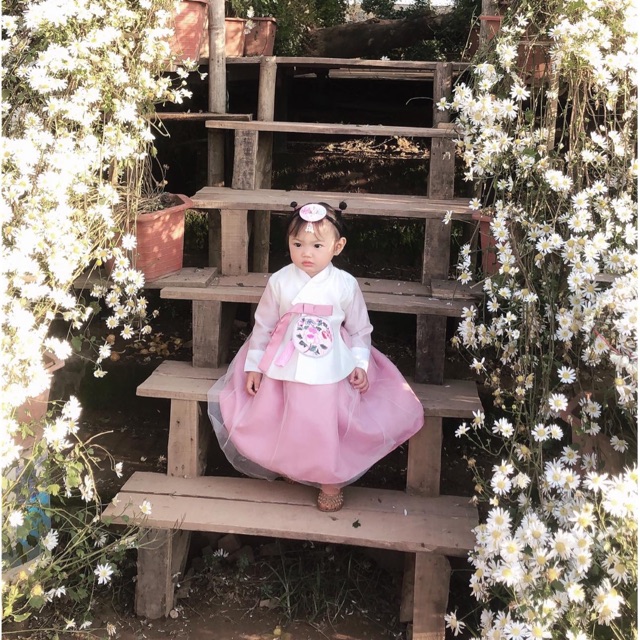 Hanbok cho bé ảnh thật