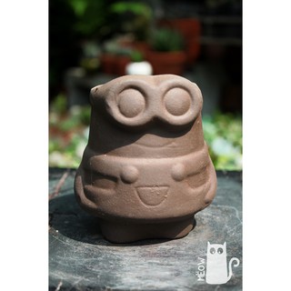 CHẬU ĐẤT NUNG MINION NHỎ ĐEN