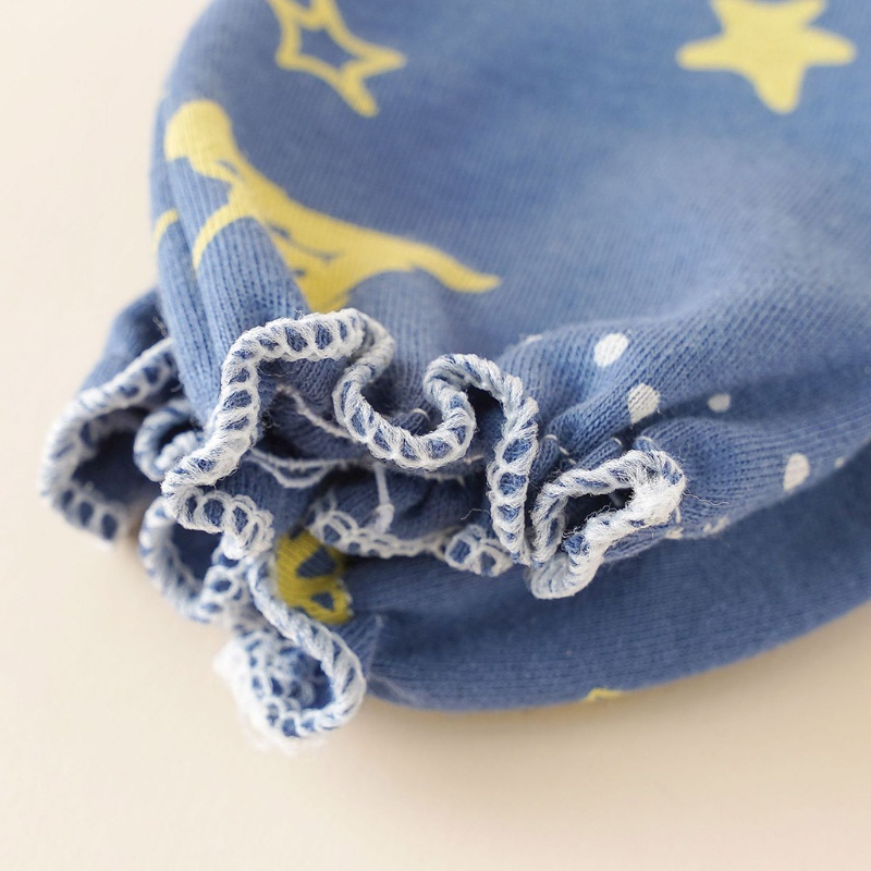 Bộ Găng Tay + Mũ + Găng Tay Cotton Chống Xước In Họa Tiết Xinh Xắn Cho Bé
