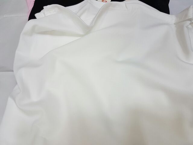 Áo cổ 5 phân phối ren