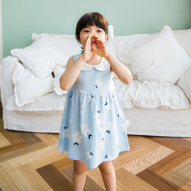 Đầm sát nách họa tiết hoa xinh xắn cho bé gái